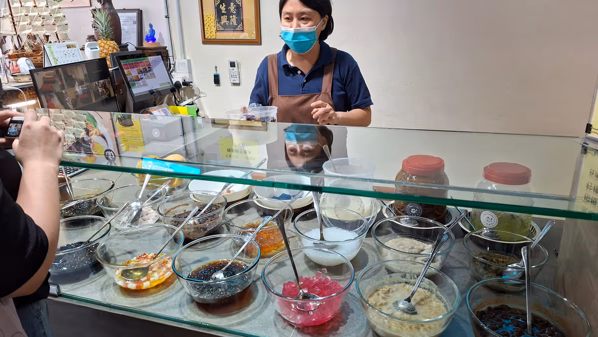 Seller and multiple topping in glass container