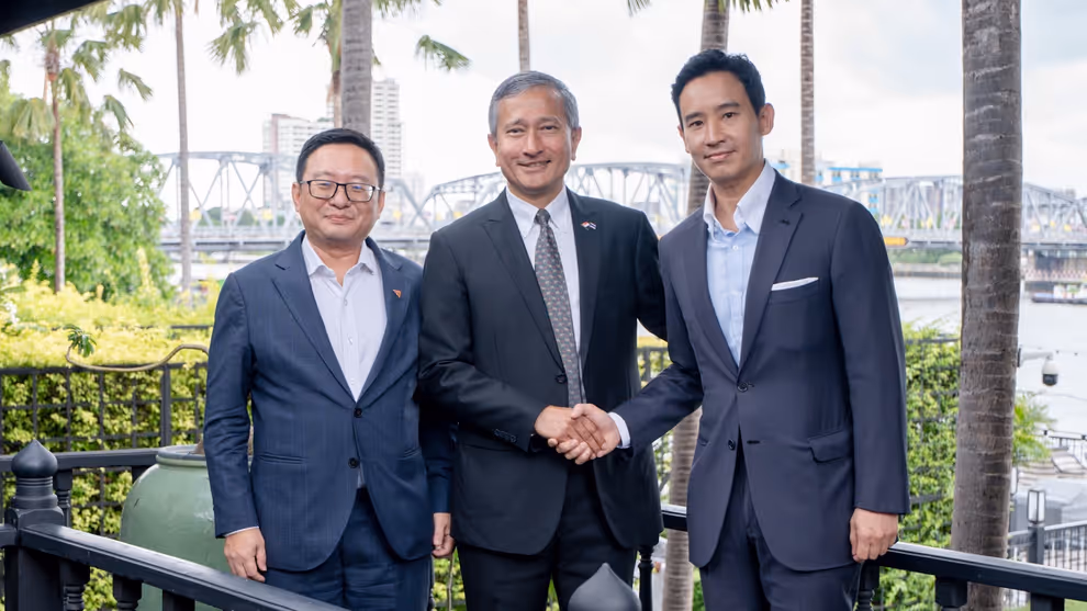 Vivian Balakrishnan met Thailand's Opposition Leader